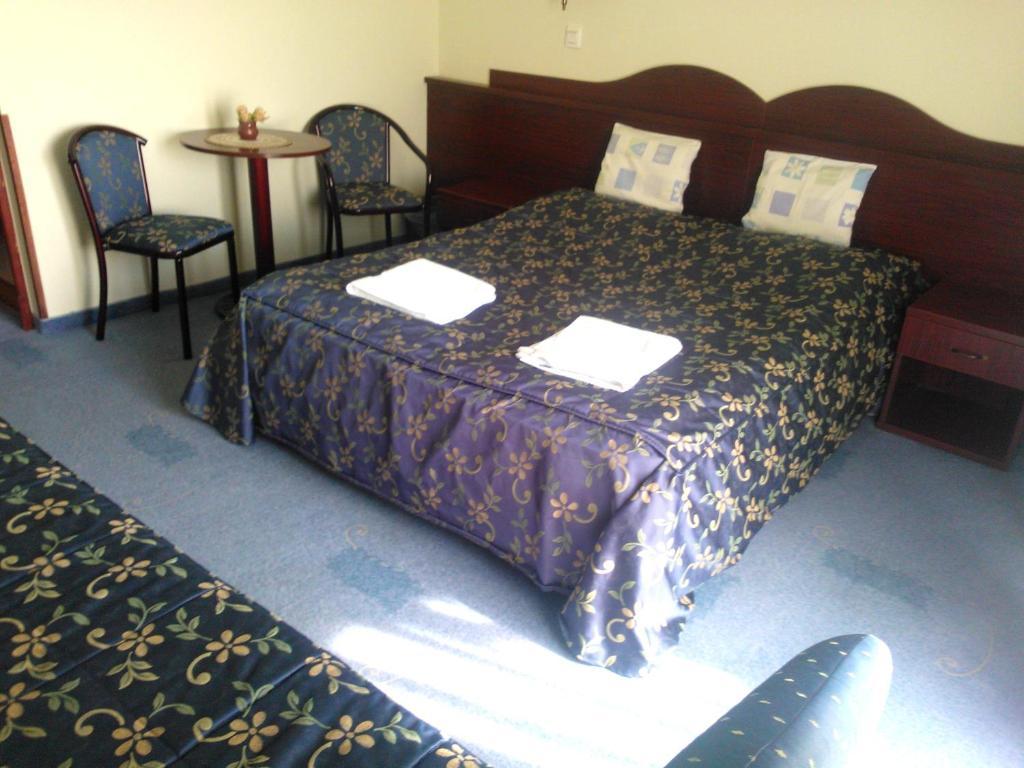 Hotel Kolibri Miskolc Room photo