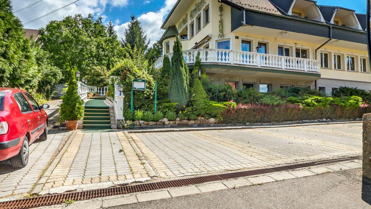 Hotel Kolibri Miskolc Exterior photo